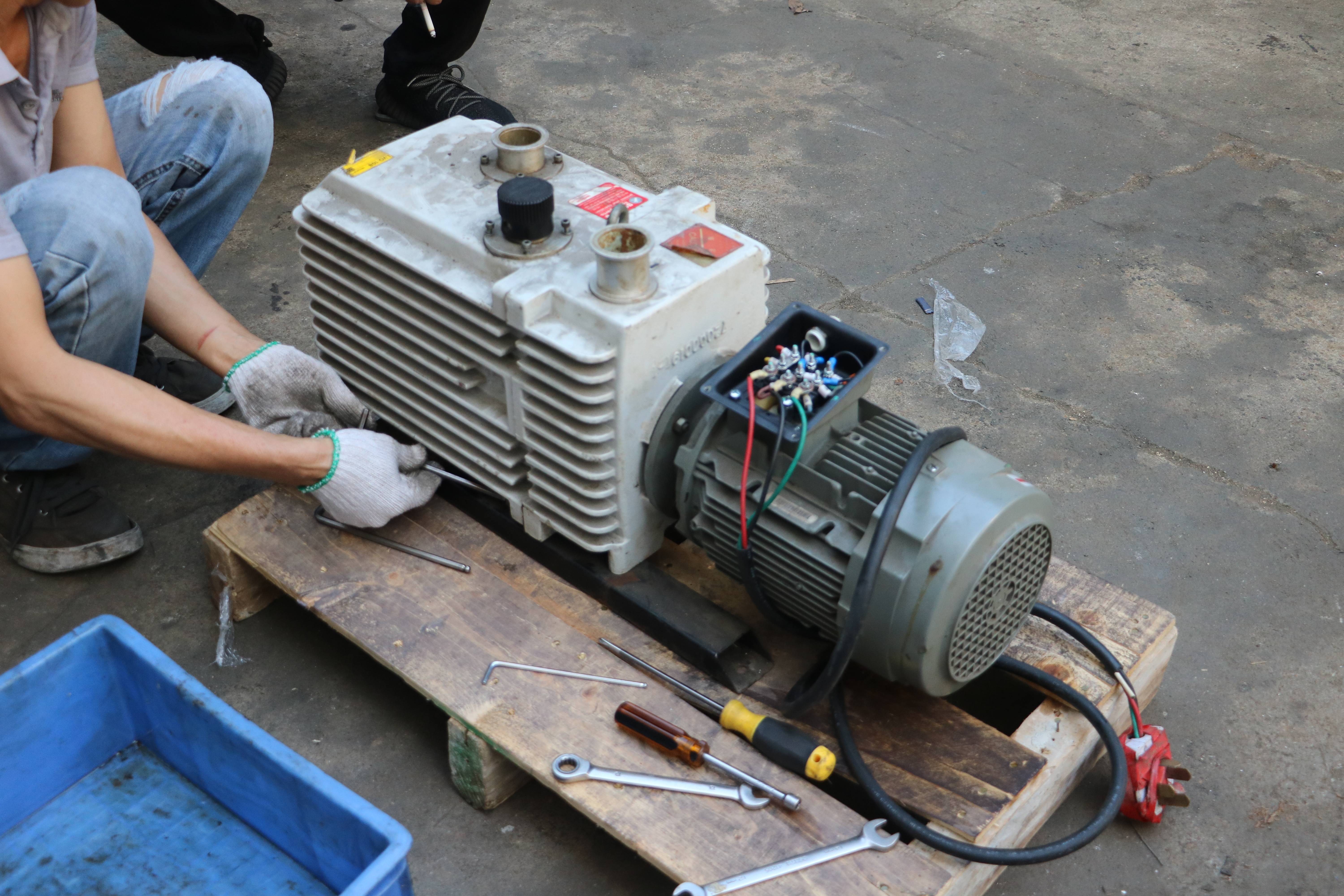 進口萊寶真空泵D40C